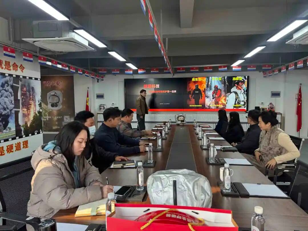 区委统战部领导一行莅临纽想科技，专题调研呼吸面罩产品落地情况
