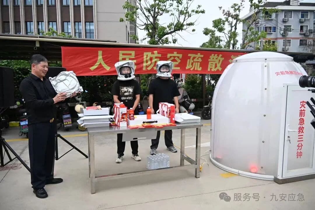 密闭星空体验舱与有氧呼吸面罩演示